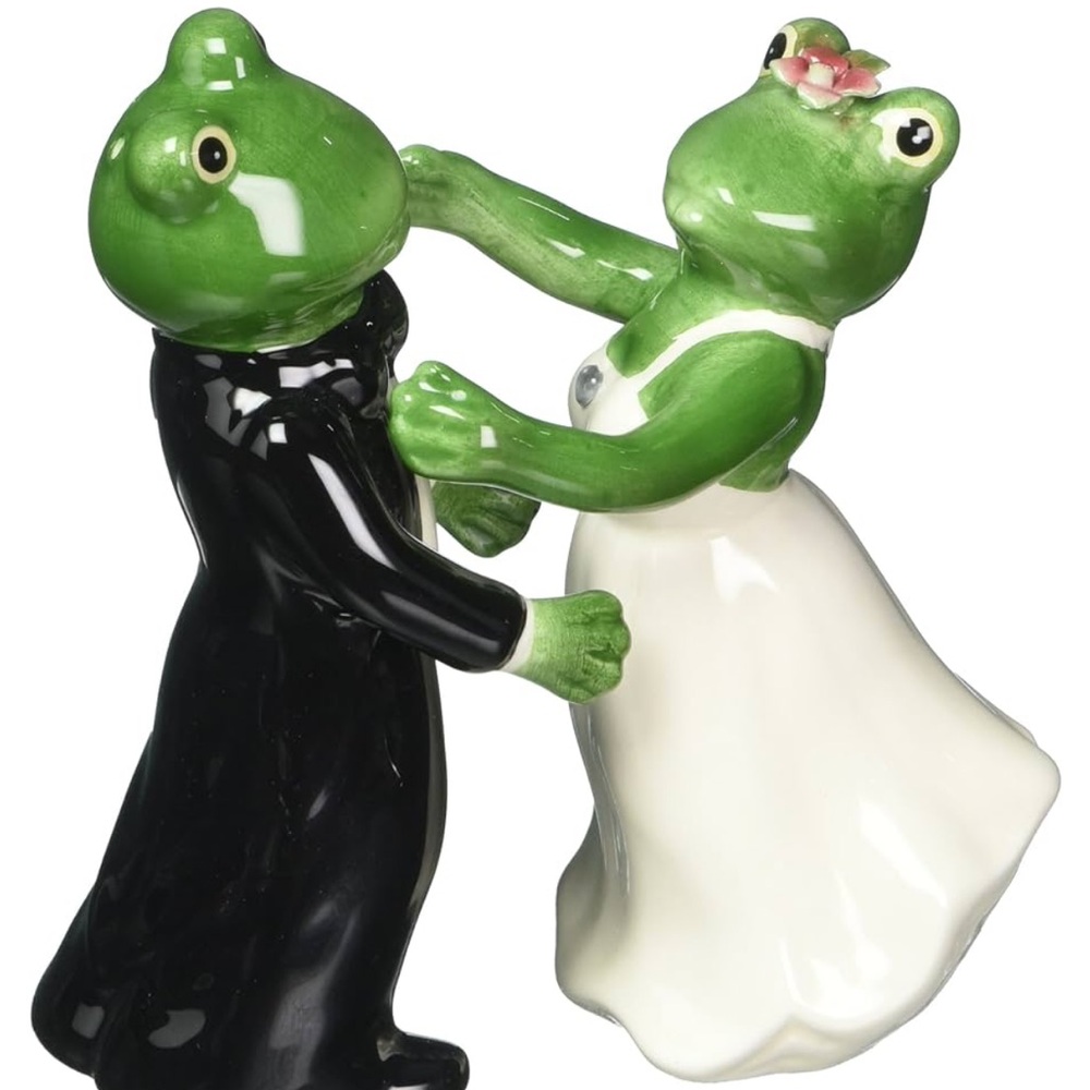 Appletree Design Frog Wedding Couple Salt & Pepper Set